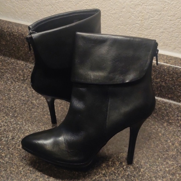 LIKE NEW! Ralph Lauren "Leola" Black High Heel Ankle Boots MSRP $140 (Copy) - Picture 16 of 16
